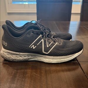 New Balance Men's 880 Running Shoes - Black/White